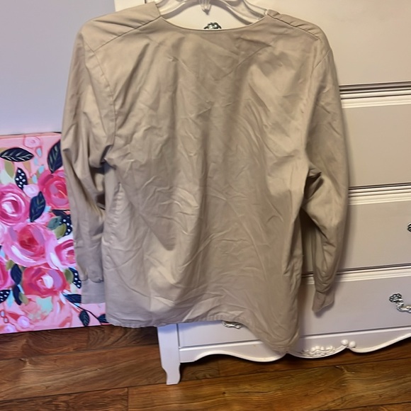 Tan scrub jacket! - Picture 8 of 8